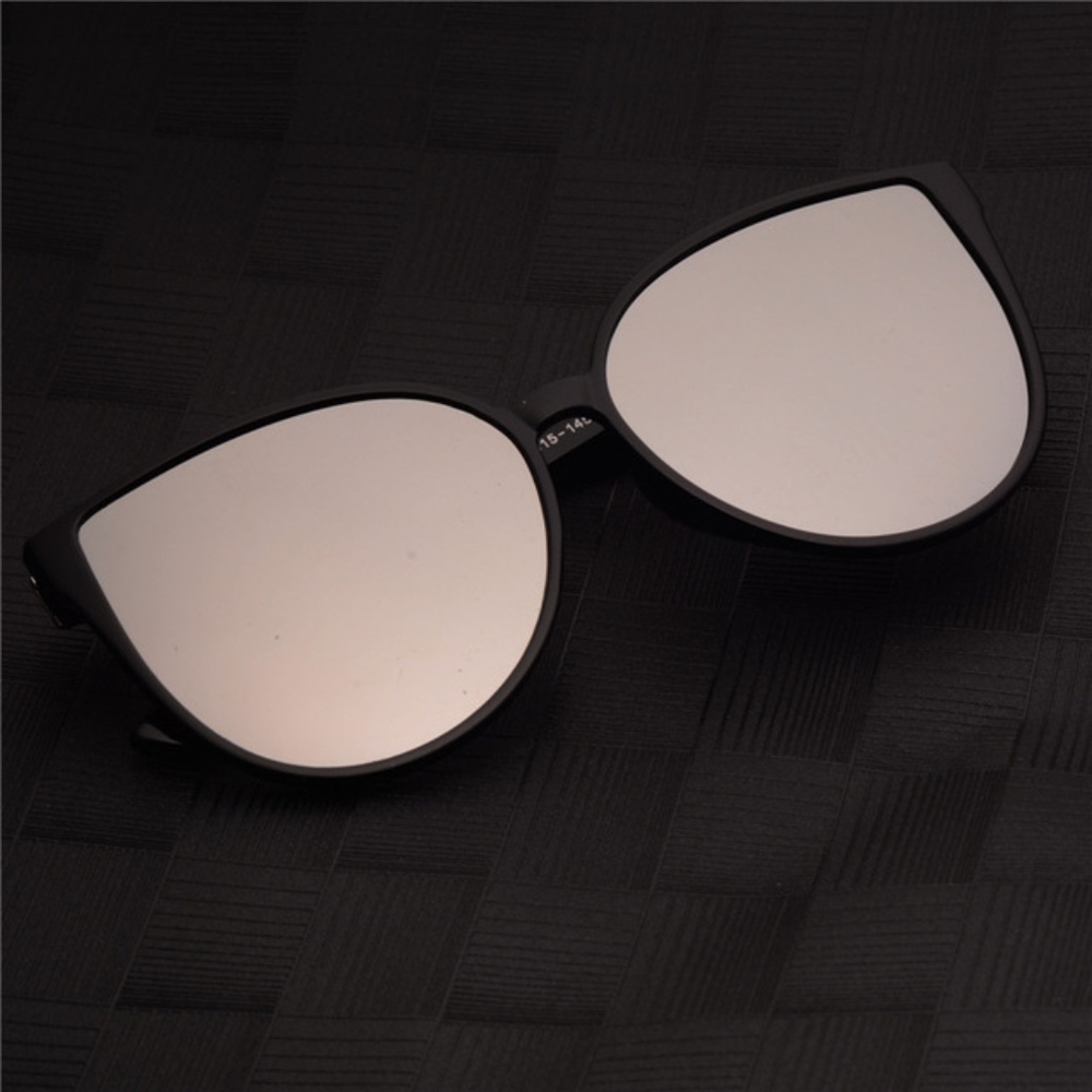 Oversized Silver Cat Eye Sunglasses - Picture 4 of 7